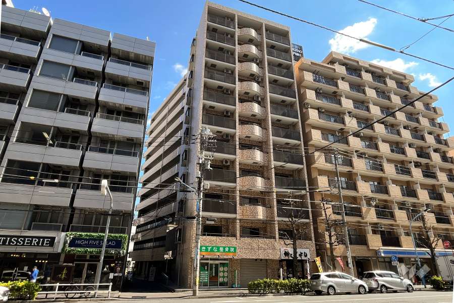 ライオンズマンション山吹町の外観（北西側から）