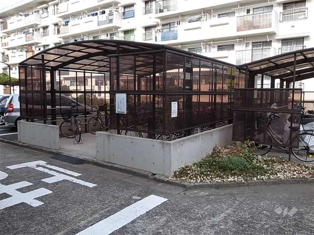 屋根付きの駐輪場