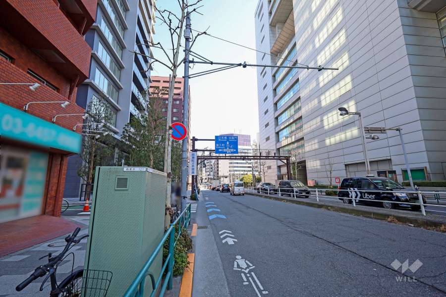 敷地南側の前面道路　