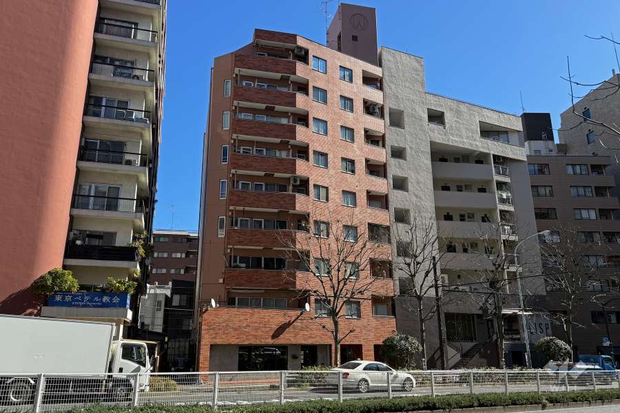 御苑ハイムの外観（北西側から）