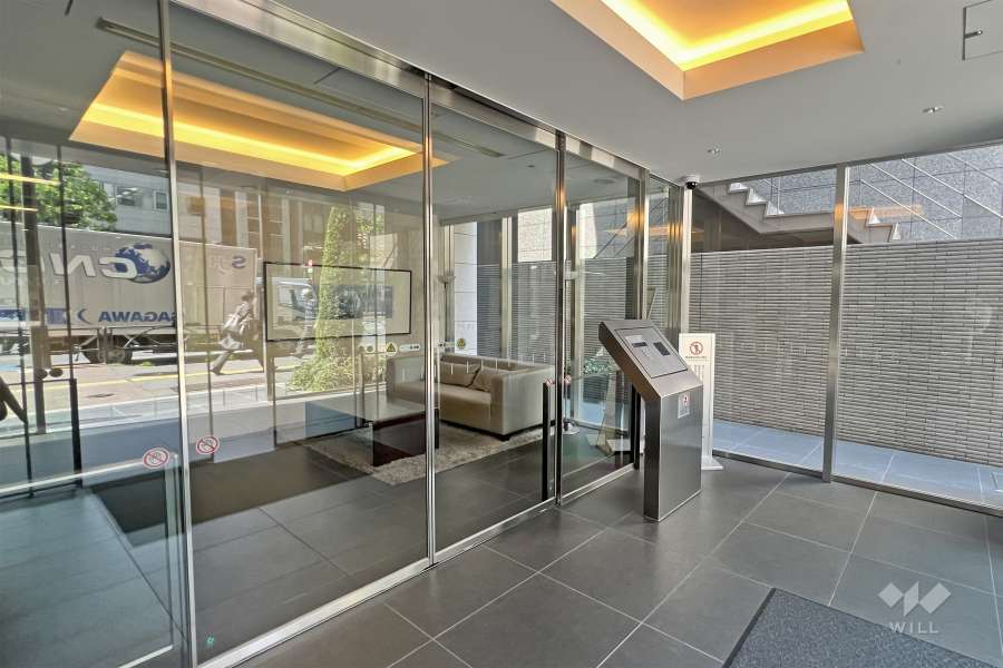 エントランスはオートロック付きです。