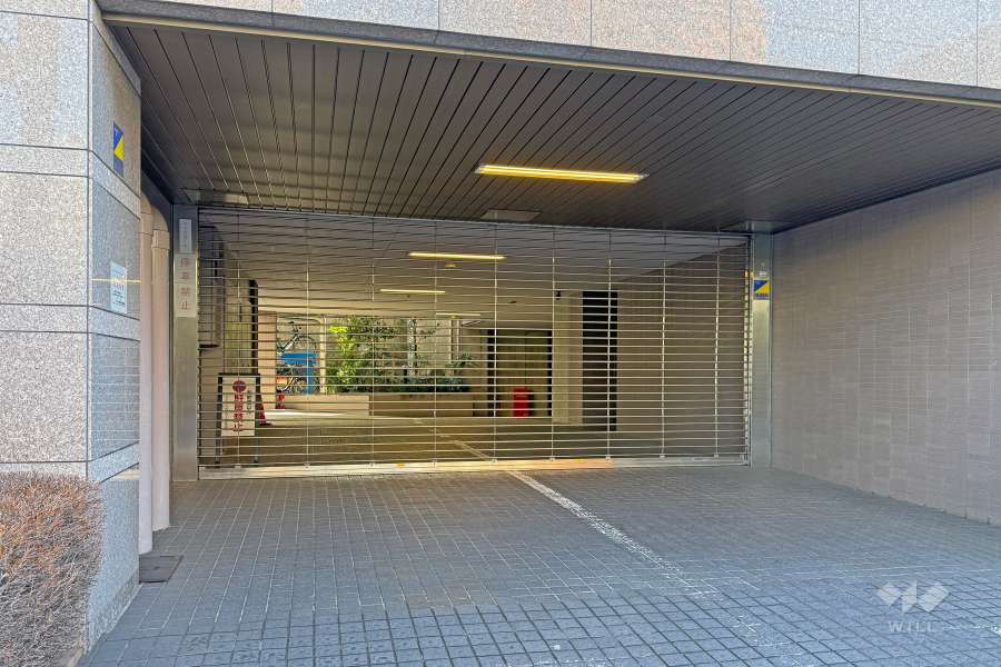 駐車場出入り口（リングシャッター付き）