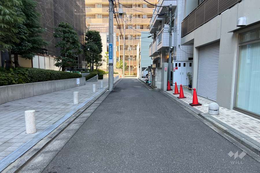 敷地北側の前面道路