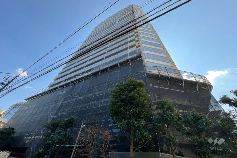 ライオンズ四谷タワーゲートの外観（北西側から）