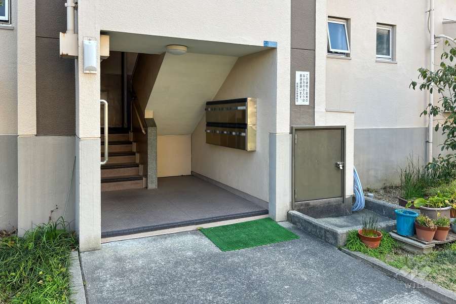 住戸出入口と共用ポスト