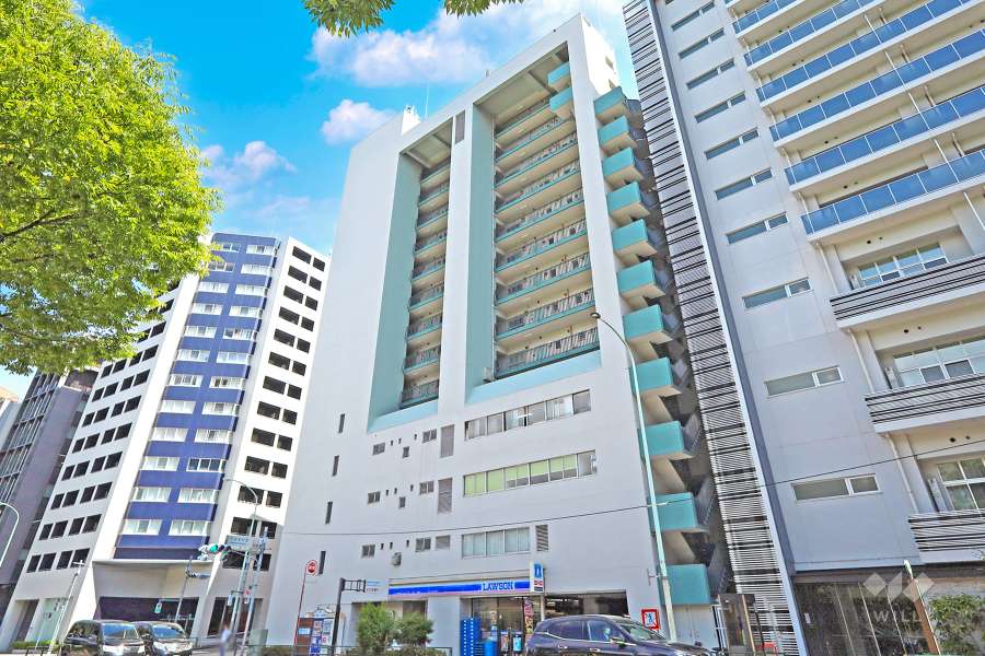 カーサ四谷羽毛田ビルの外観（北西側から）