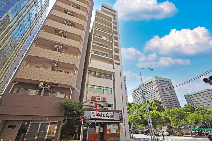 カーサ四谷羽毛田ビルの外観（南東側から）