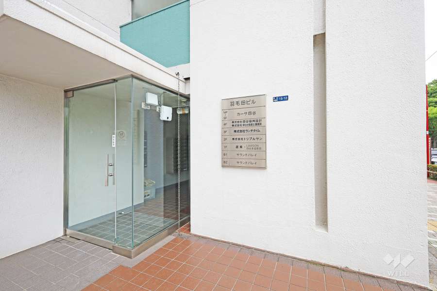 東側エントランス