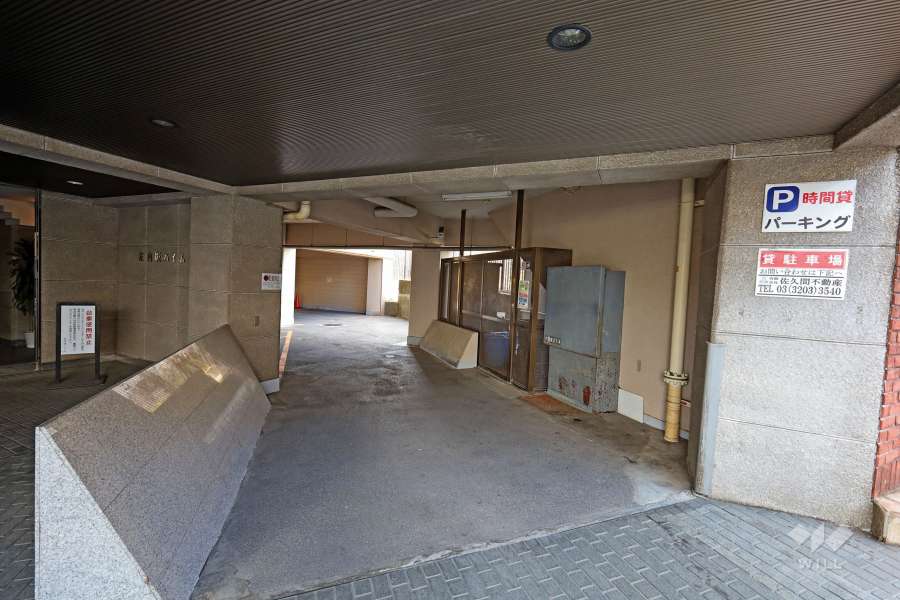 駐車場の出入り口