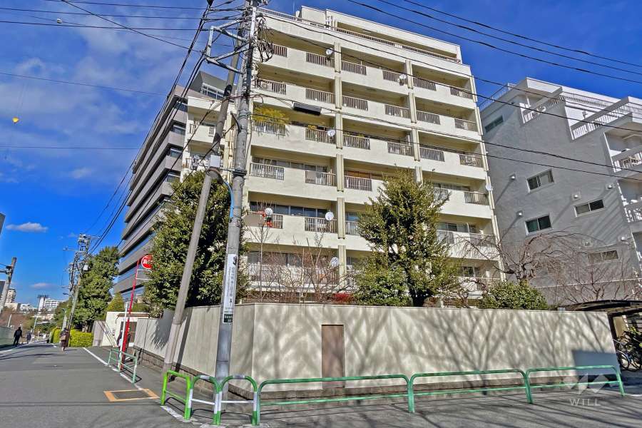 シャトー市ヶ谷の外観（南西側から）