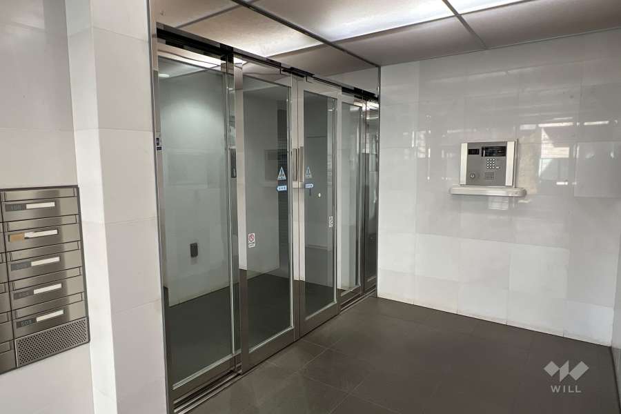 エントランスはオートロック付きです。