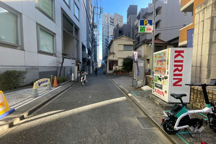 敷地北側の前面道路
