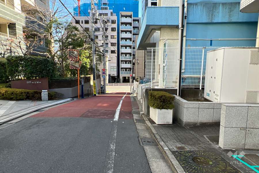 敷地北側の前面道路
