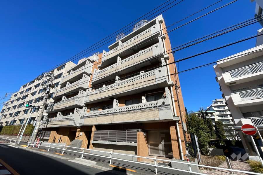 グランステューディオ市ヶ谷薬王寺の外観（南東側から）