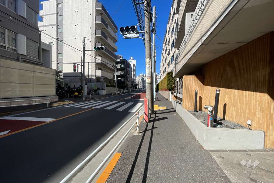 敷地南側の前面道路　