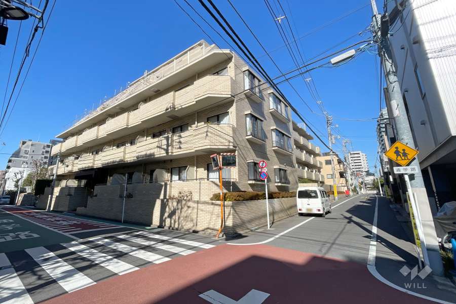 スカイコート市ヶ谷の外観（南東側から）