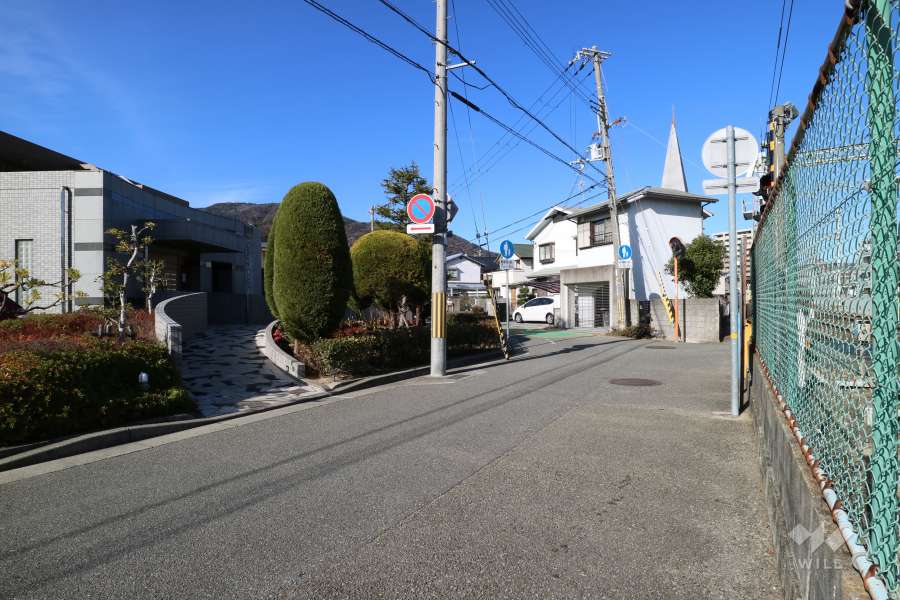 敷地北側の前面道路