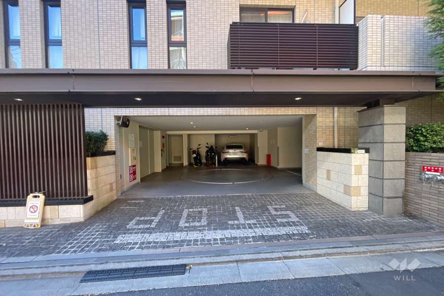 駐車場の出入り口