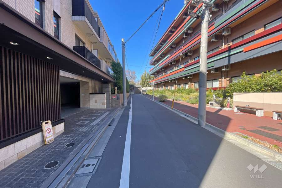 敷地北側の前面道路