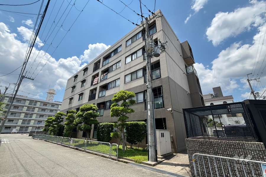 ネオカレント豊中・利倉西の外観（北東側から）