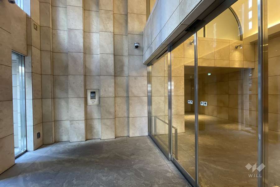 エントランスはオートロック付きです。