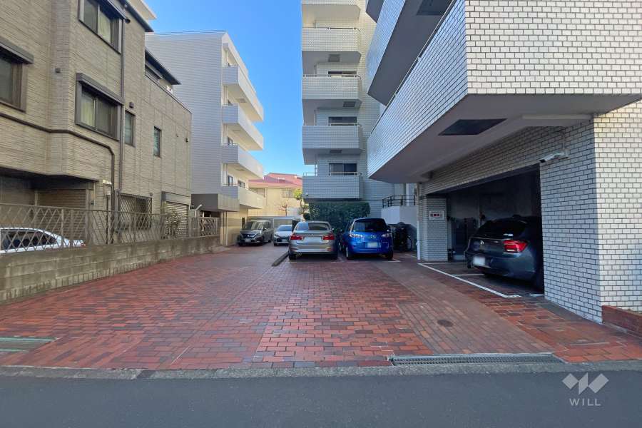 敷地内駐車場（屋外平面式・屋内平面式）