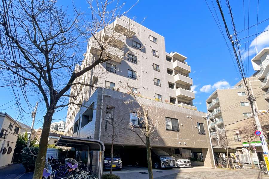 エス・バイ・エルマンション信濃町の外観（南東側から）