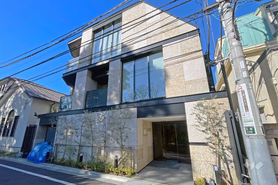 オープンレジデンシア四谷の外観（北東側から）