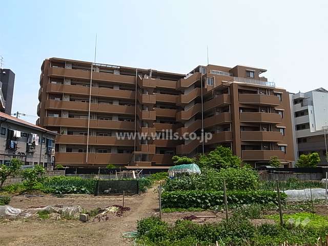 西側から見たリベール塚口プレディオの外観