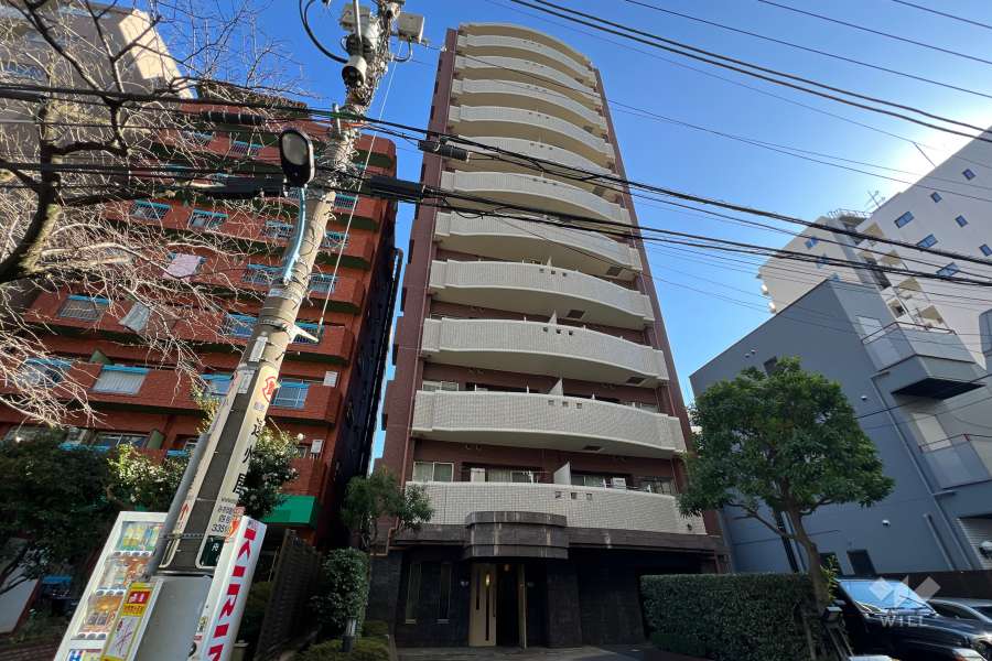 アビテ四谷三丁目の外観（西側から）