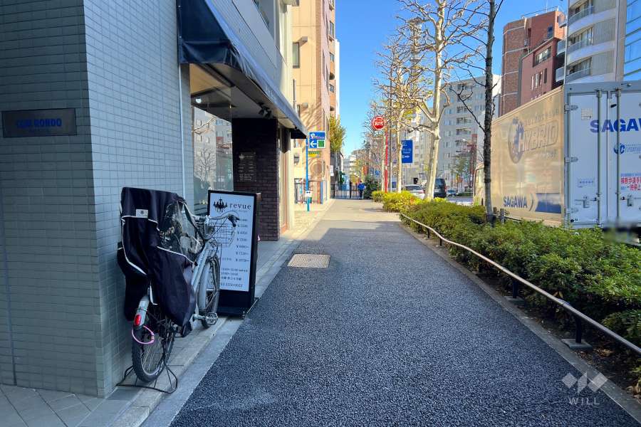 敷地南東側の前面道路
