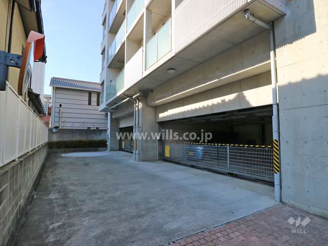 敷地内駐車場（屋内機械式）