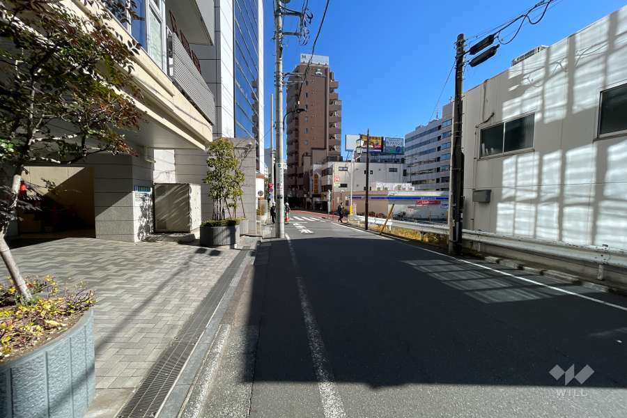 敷地南側の前面道路　