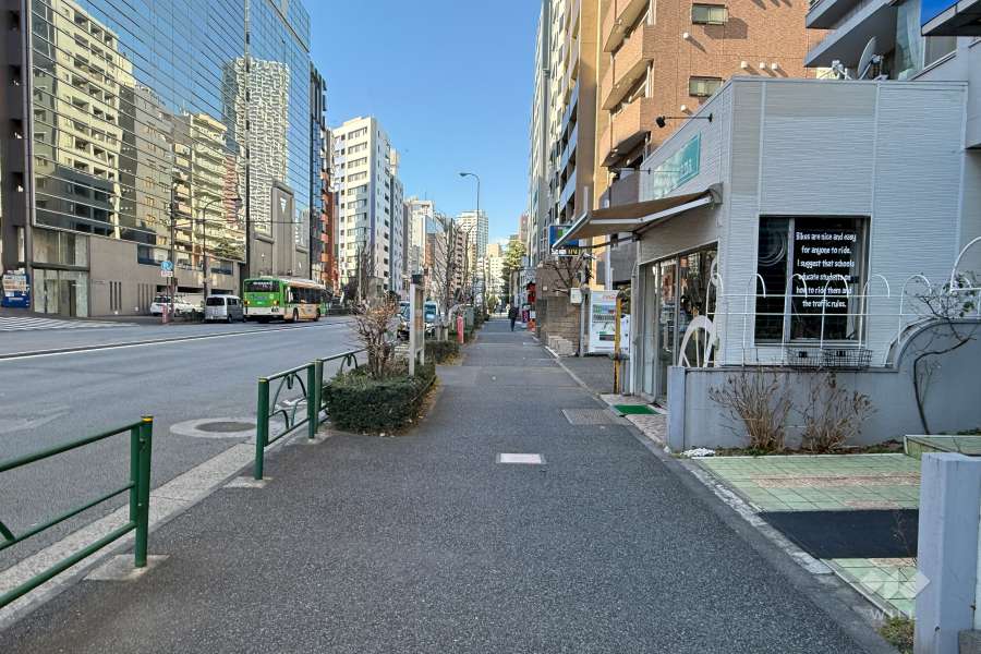 敷地南側の前面道路　