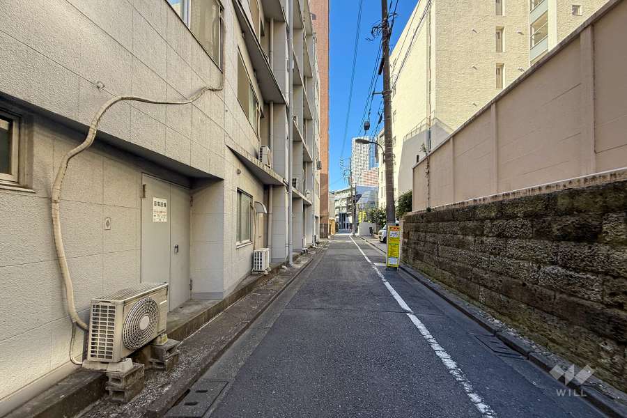 敷地北側の前面道路　