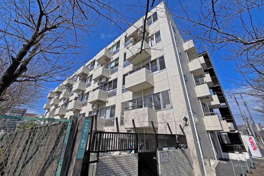 日興パレス高田馬場の外観（南東側から）