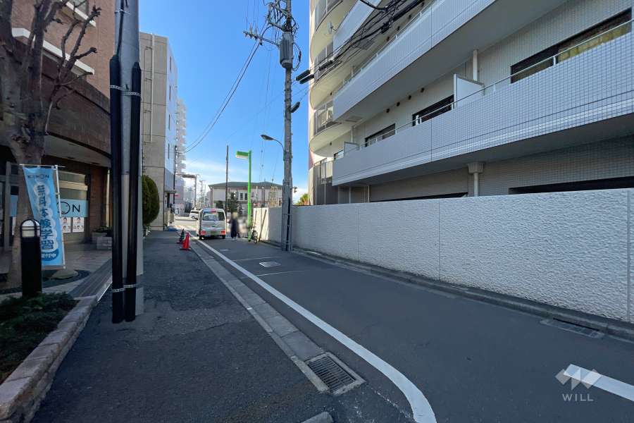 敷地南東側の前面道路