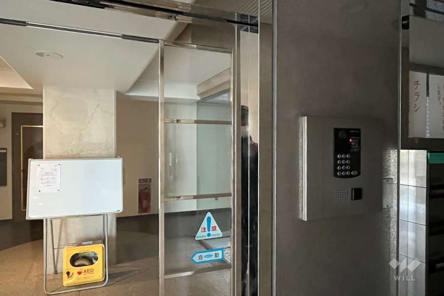 エントランスはオートロック付きです。