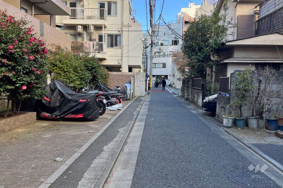 敷地東側の前面道路