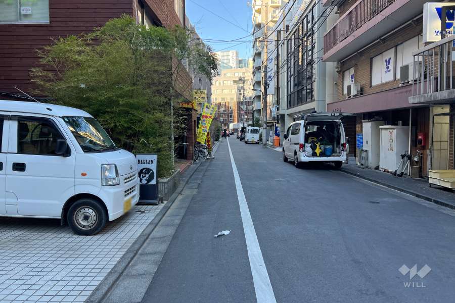 敷地東側の前面道路
