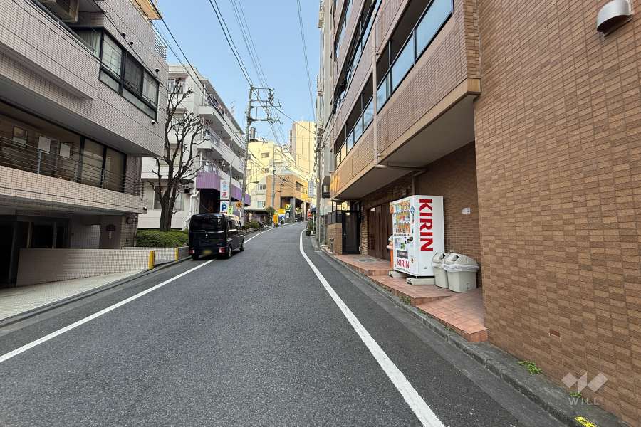 敷地北側の前面道路