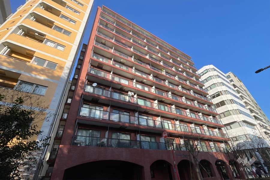 新宿御苑前マンションの外観（南西側から）