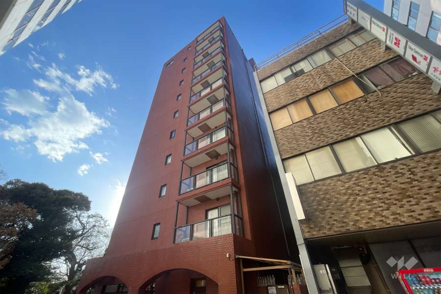 新宿御苑前マンションの外観（北東側から）