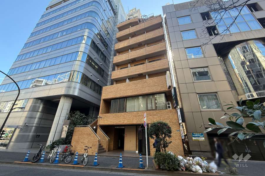 ライオンズマンション新宿御苑前第２の外観（北西側から）