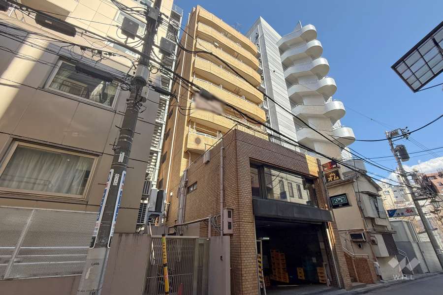 ライオンズマンション新宿御苑前第２の外観（南西側から）