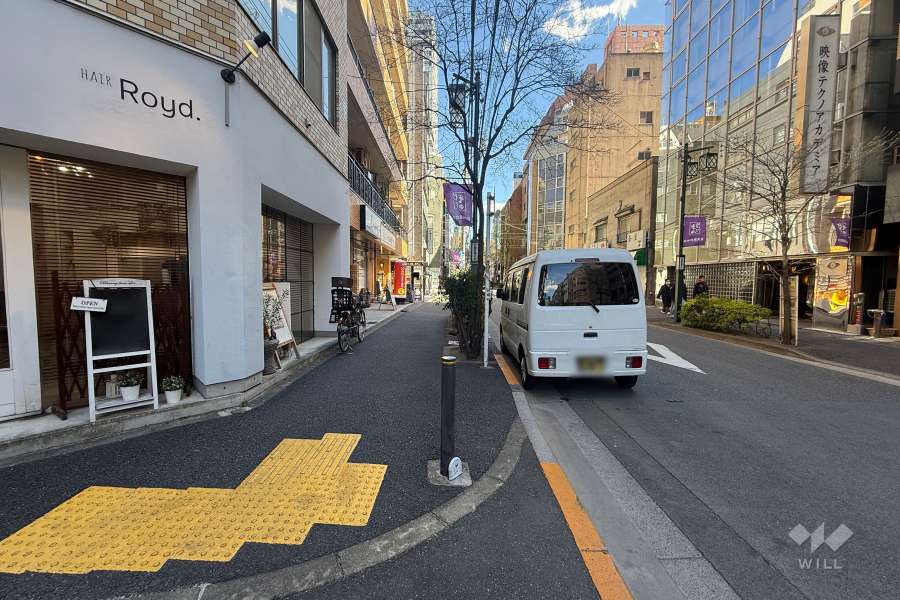 敷地南側の前面道路