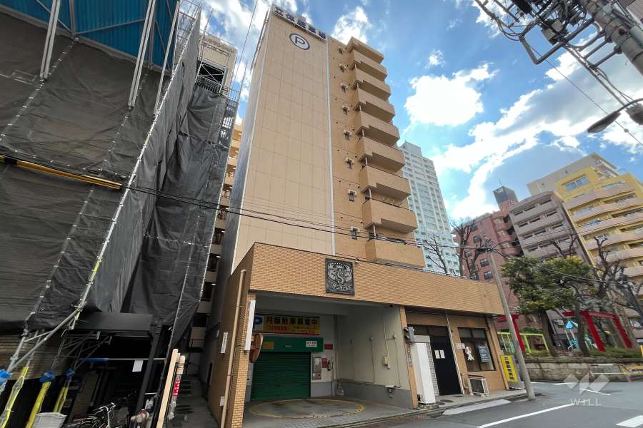 ライオンズマンション新宿東公園の外観（北東側から）