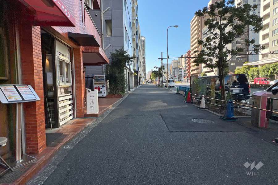 敷地北側の前面道路　
