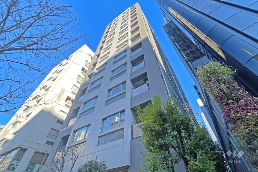 セレビア新宿御苑前の外観（南東側から）