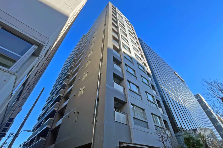 セレビア新宿御苑前の外観（南西側から）